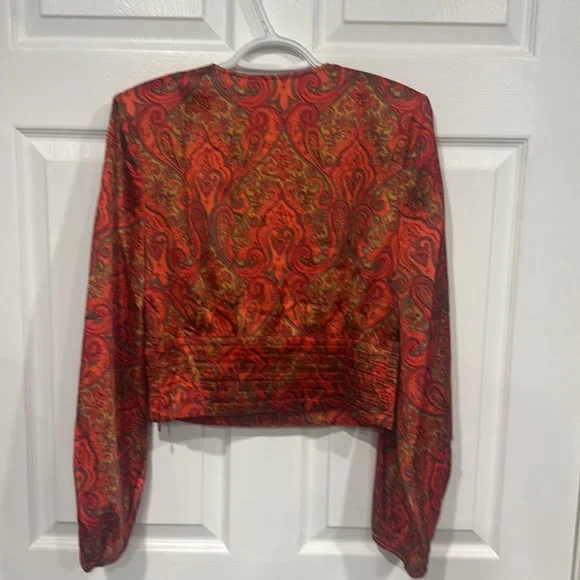 Marciano By Guess V-Neck Crop Top
NWT
Size 6 - Picture 6 of 6